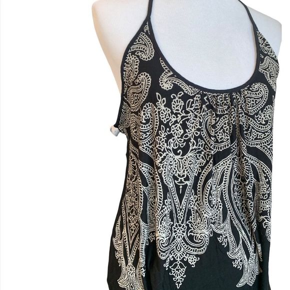 In Bloom | Black & Cream Coloured Printed Flowy Tank Top - Picture 2 of 6